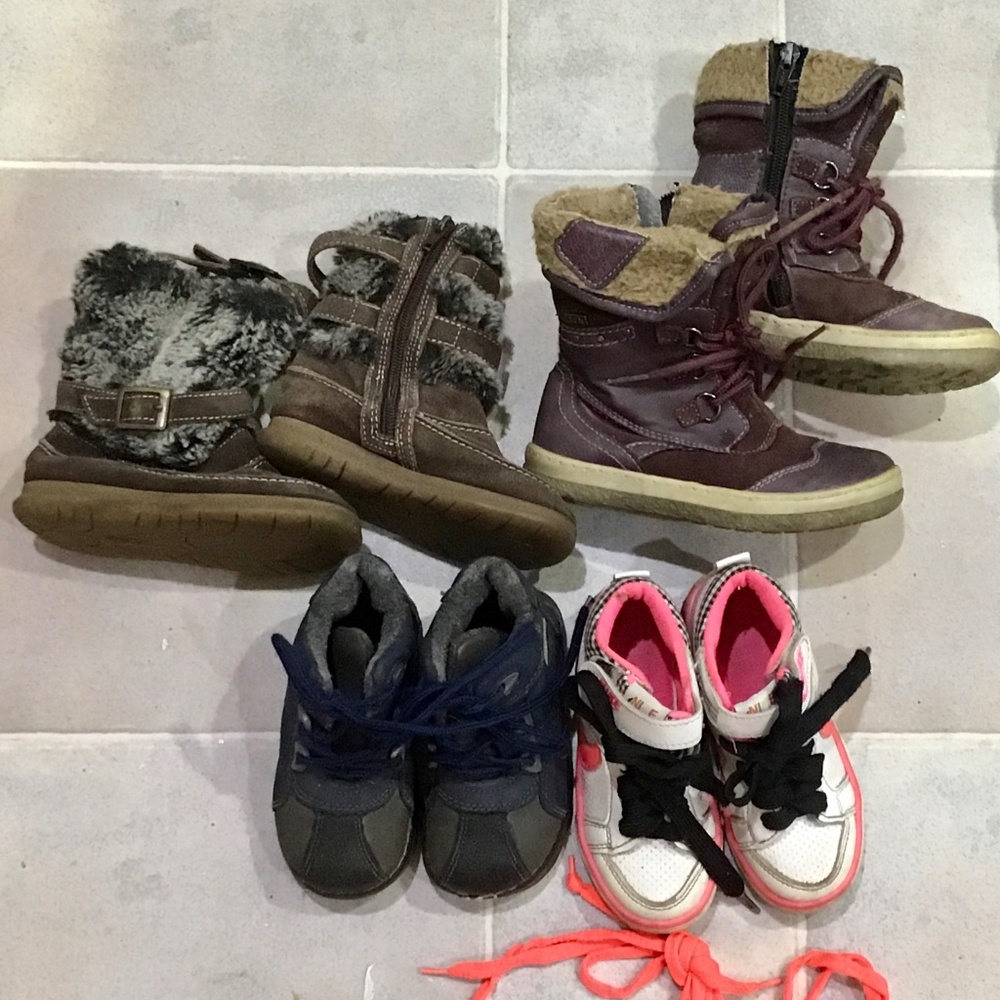 Toddler various sizes Nike sneakers and winter boots ( can be sold separately )